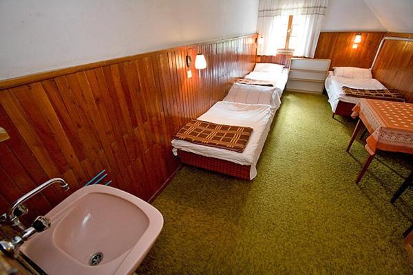 カルパッチ Schronisko Pttk Samotniaホステル 部屋 写真