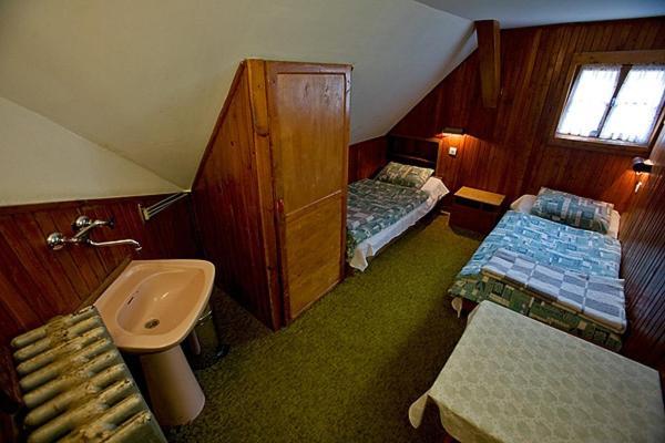 カルパッチ Schronisko Pttk Samotniaホステル 部屋 写真
