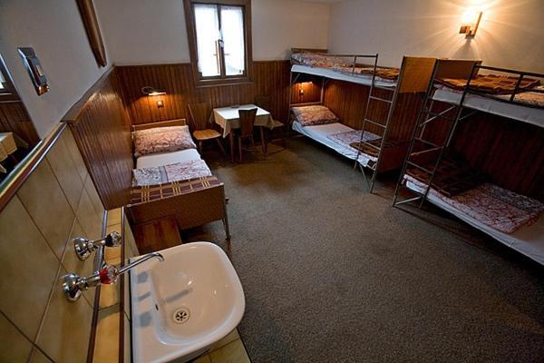 カルパッチ Schronisko Pttk Samotniaホステル 部屋 写真